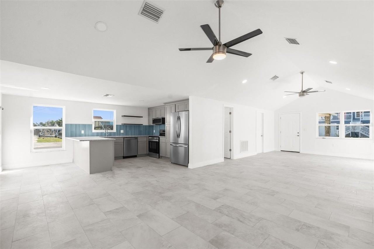 13726 Michelle Ave - Photo 6 of 21