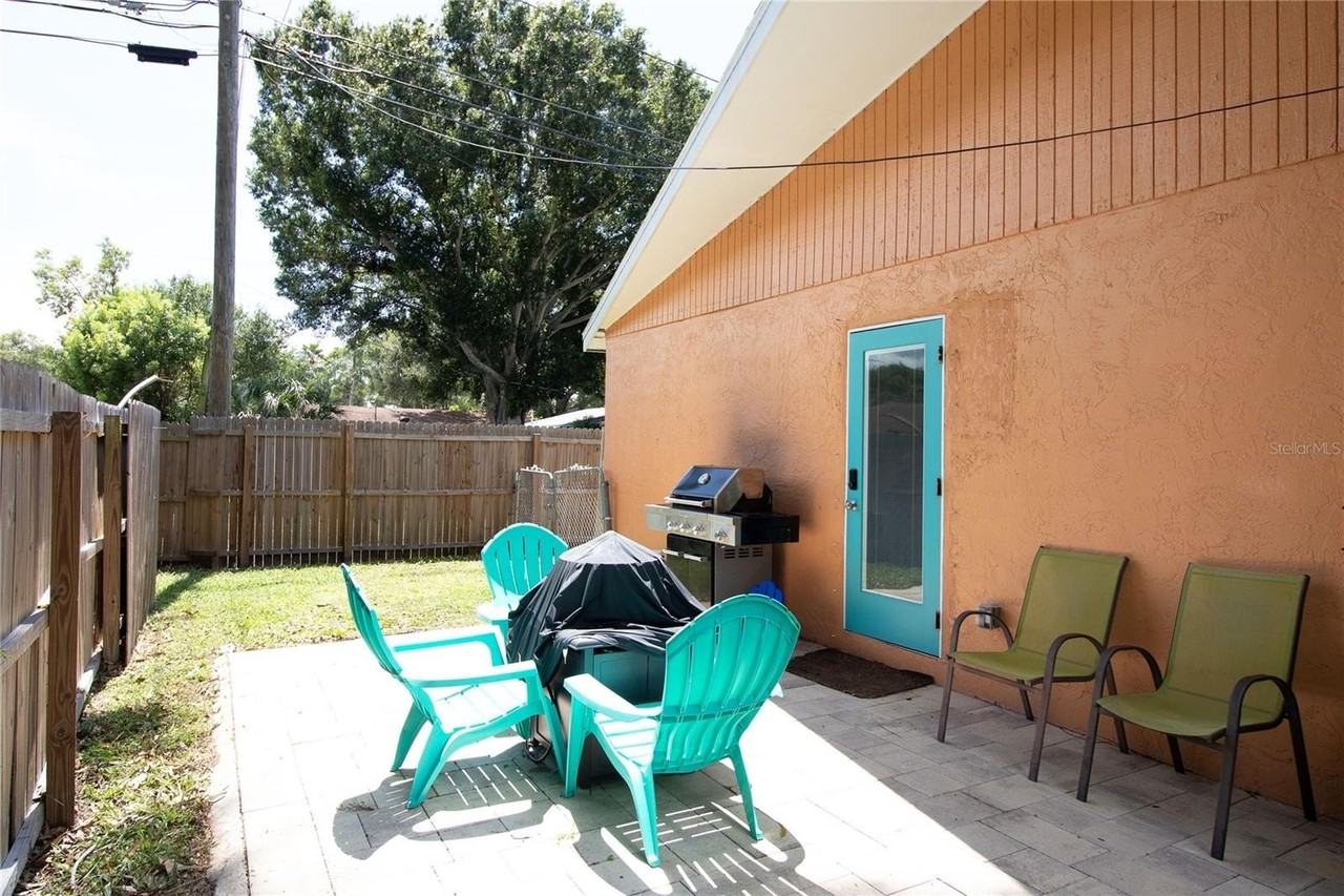 1635 Gladys St #2 - Photo 6 of 30