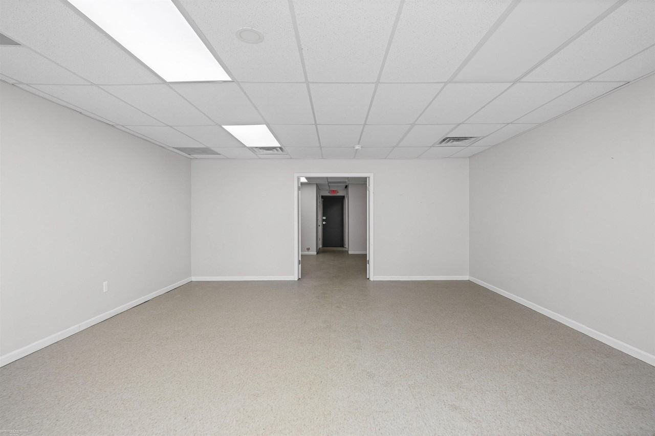 35628 Jefferson Ave - Photo 5 of 36