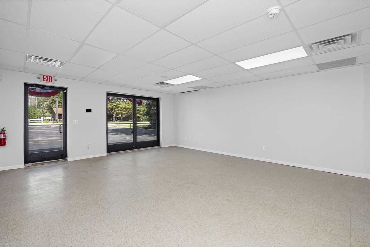 35628 Jefferson Ave - Photo 6 of 36