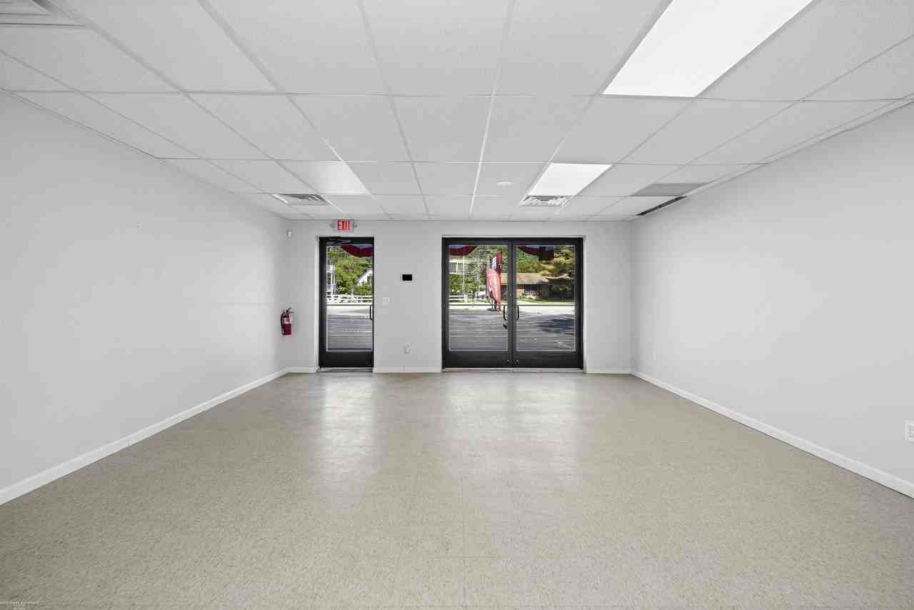 35628 Jefferson Ave - Photo 7 of 36