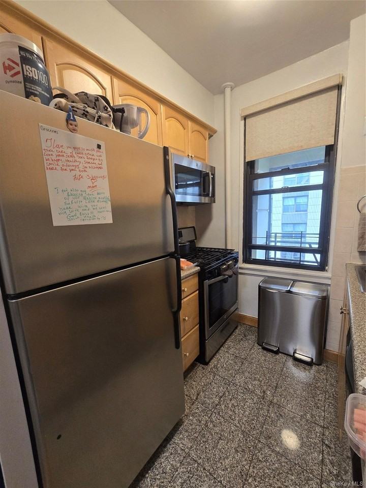 9851 64th Ave #4E - Photo 6 of 8