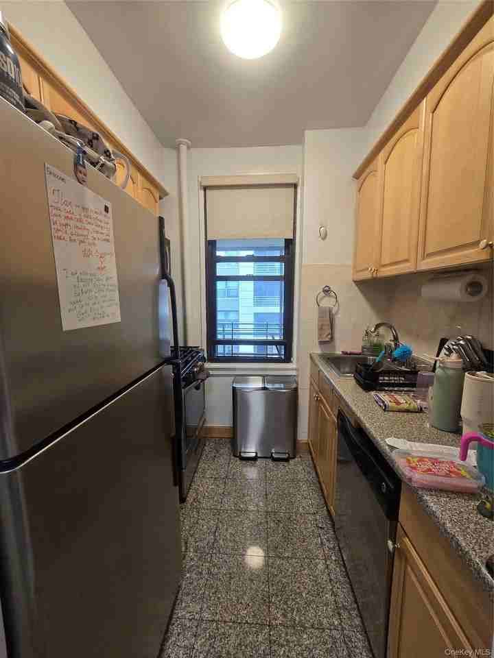 9851 64th Ave #4E - Photo 7 of 8