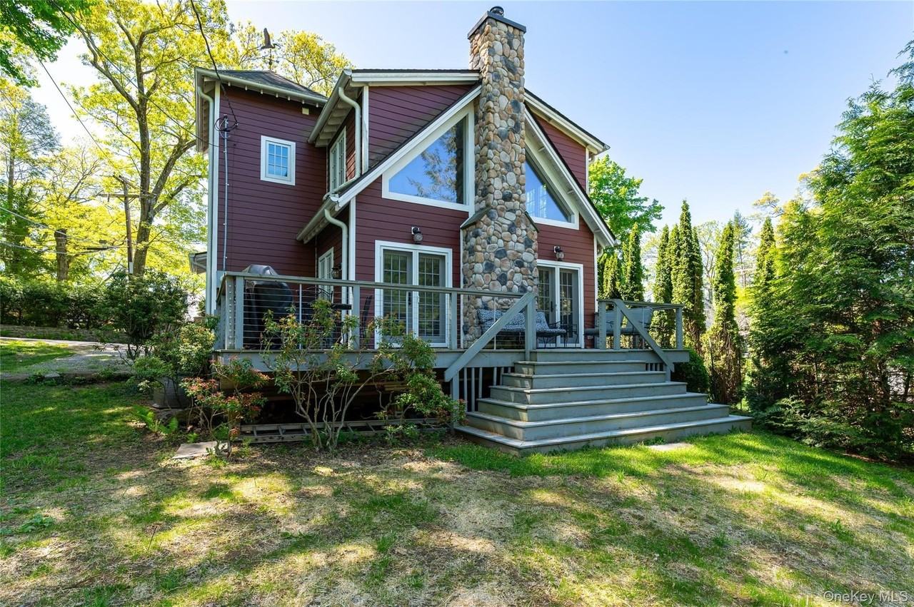53 Cove Rd - Photo 4 of 36