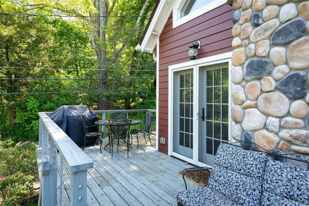 53 Cove Rd - Photo 6 of 36