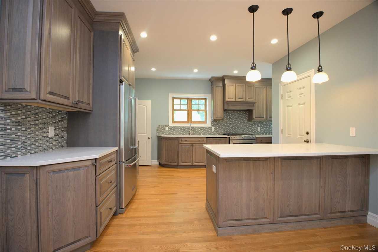 6956 Exeter St - Photo 4 of 24