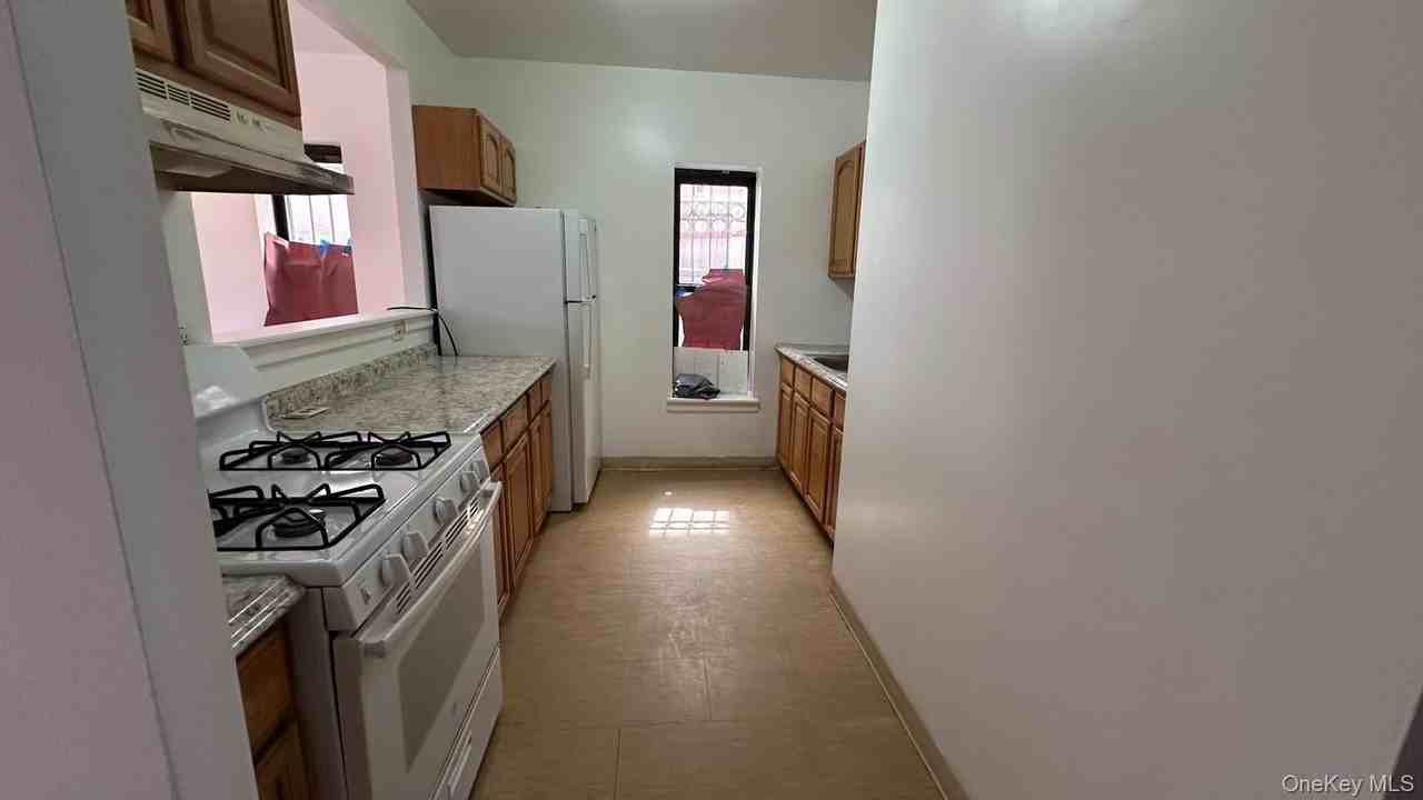 511 Thatford Ave - Photo 2 of 5