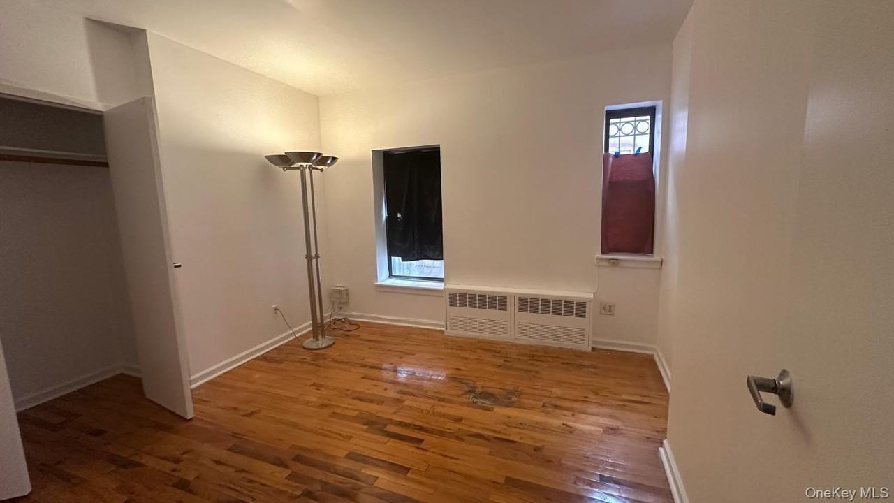 511 Thatford Ave - Photo 3 of 5