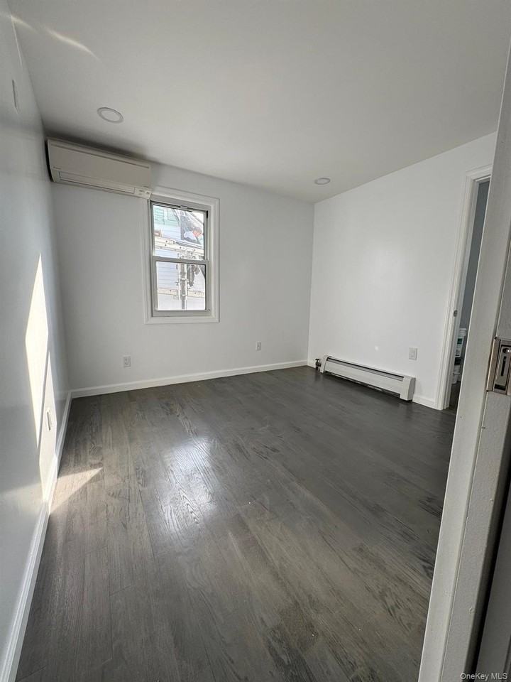 14334 222nd St - Photo 4 of 6