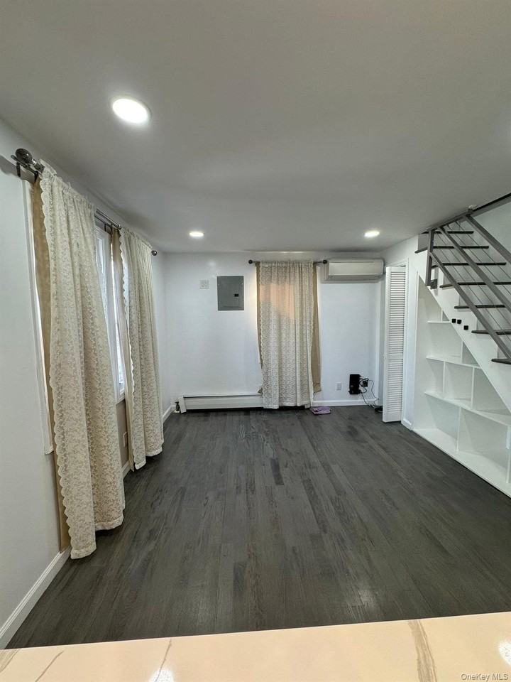 14334 222nd St - Photo 6 of 6