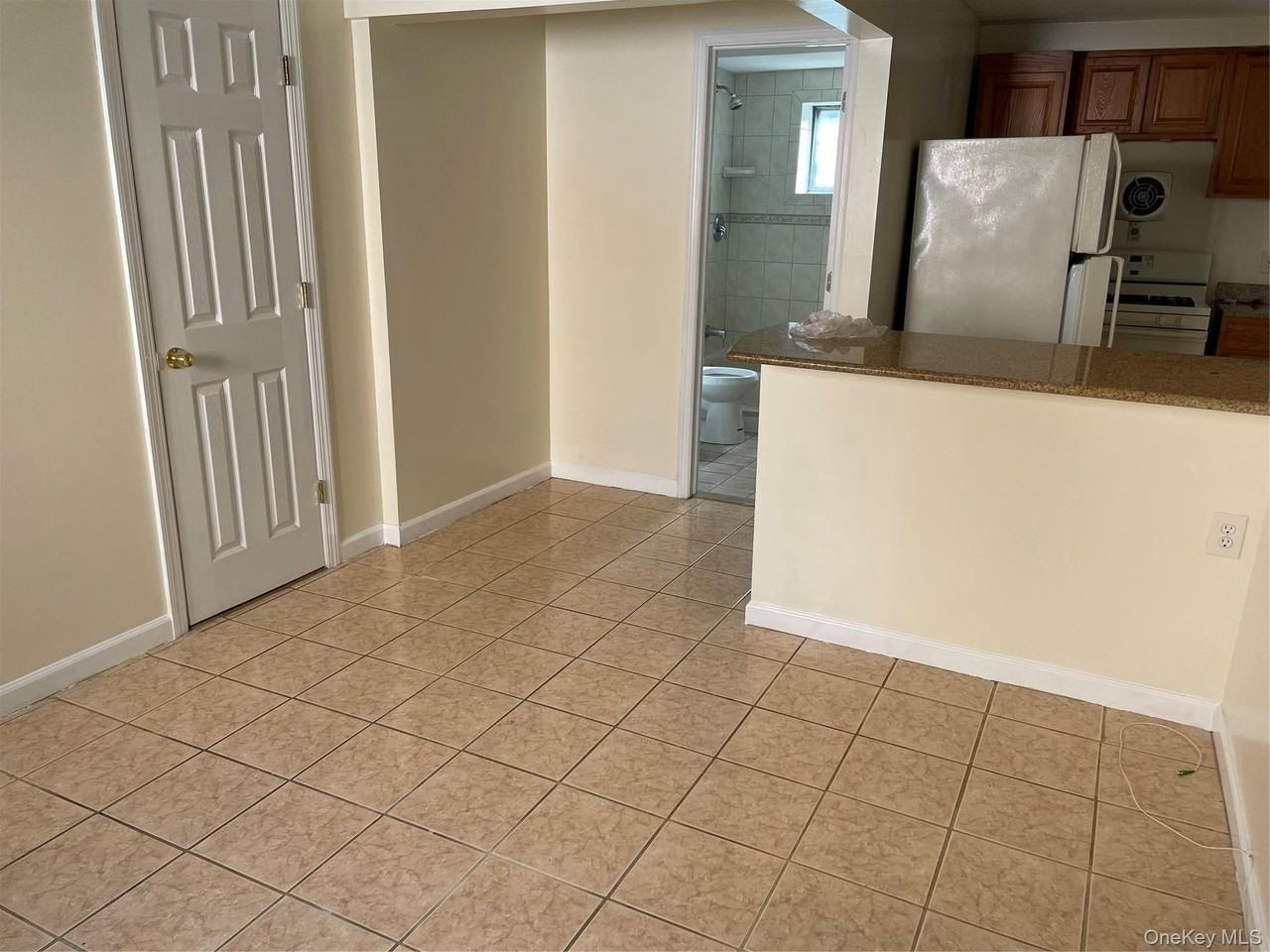 554 Long Beach Rd - Photo 3 of 10