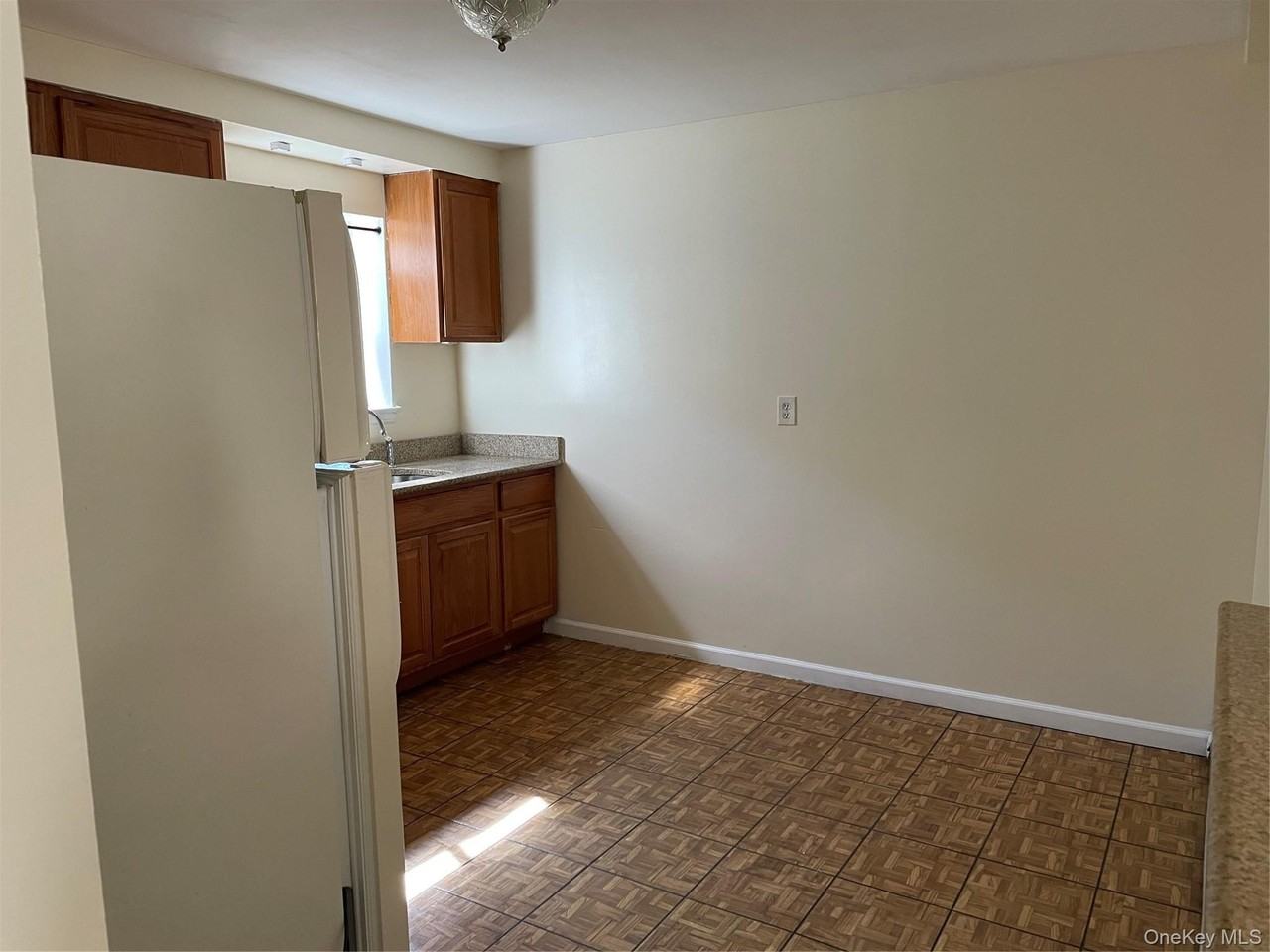 554 Long Beach Rd - Photo 7 of 10