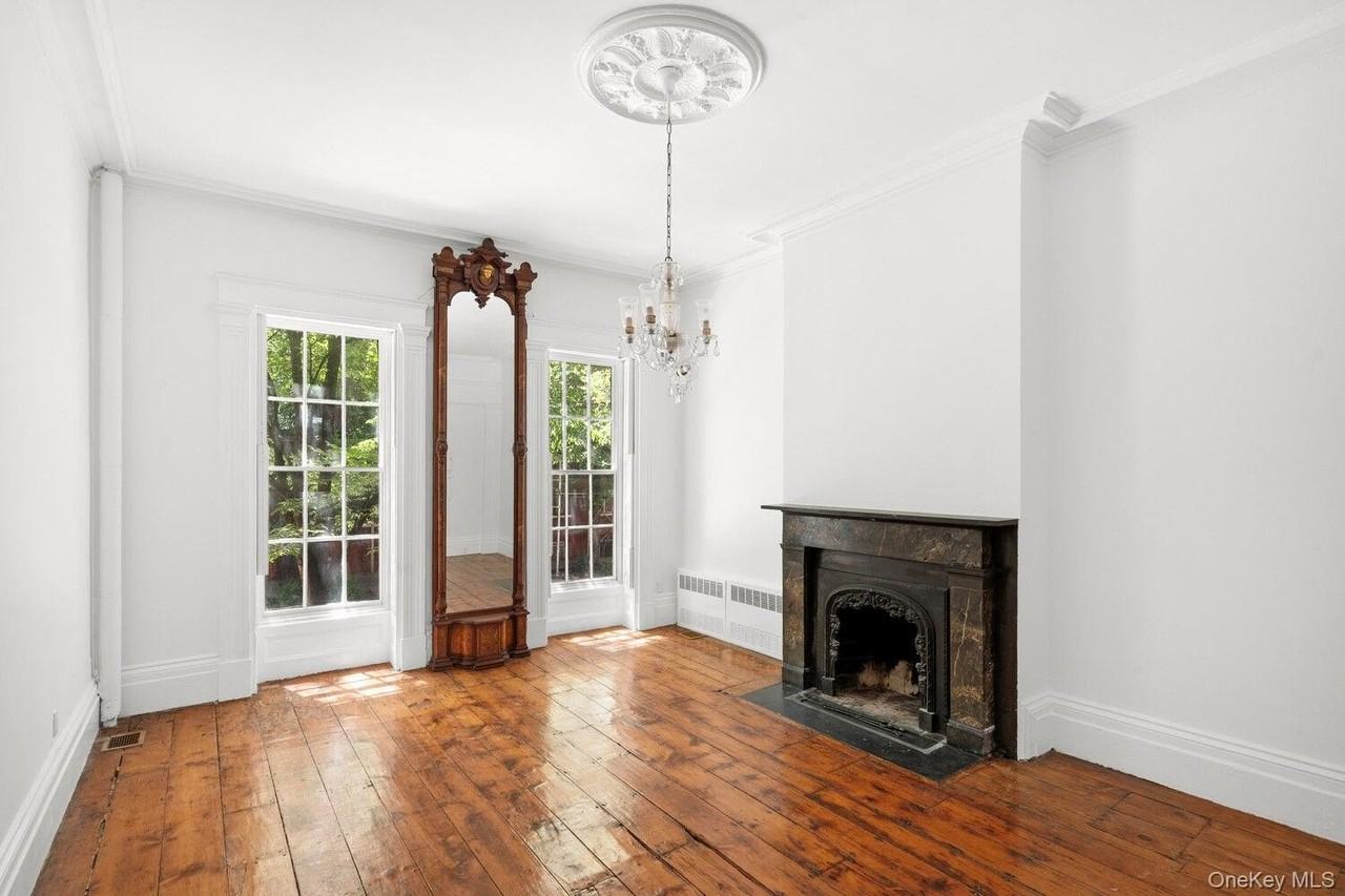 71 Horatio St #1 - Photo 4 of 15