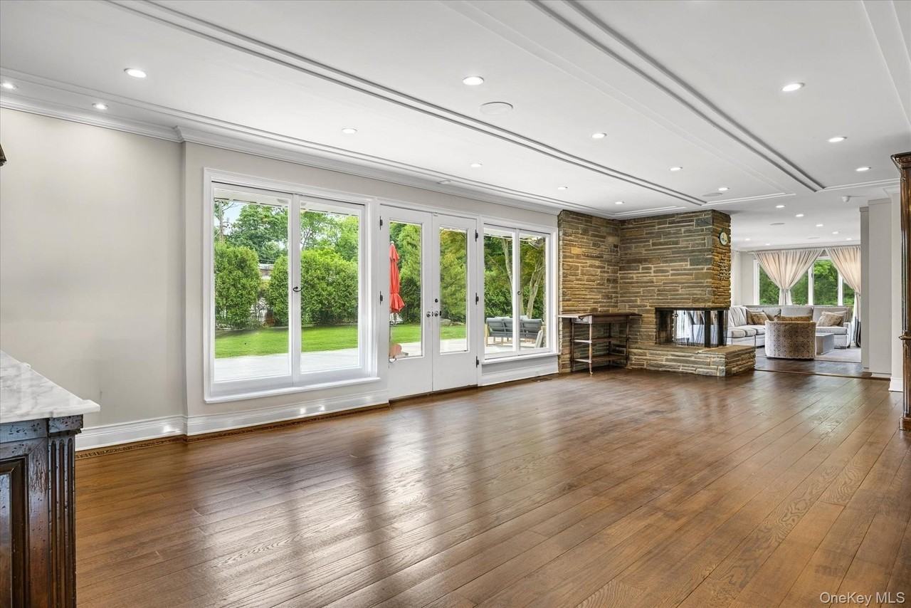 11 Flower Ln - Photo 5 of 39