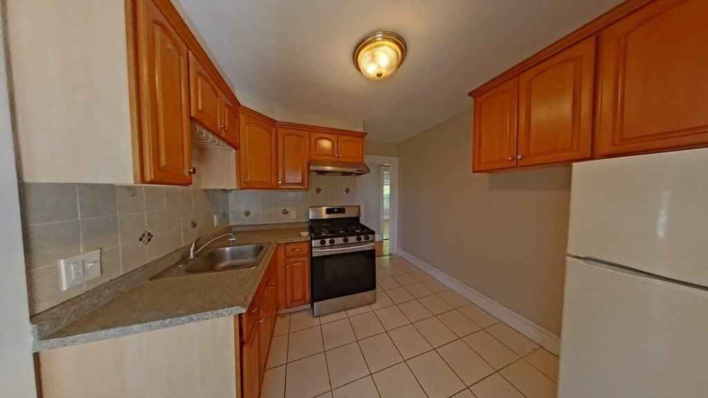 86 Greene St #2 - Photo 3 of 10