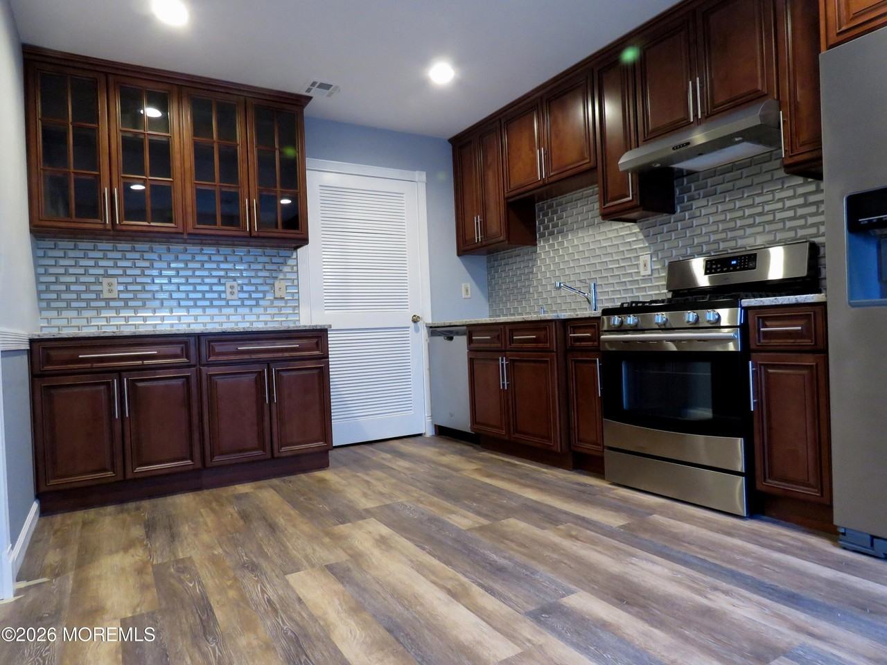 273 Plum Dr - Photo 3 of 34