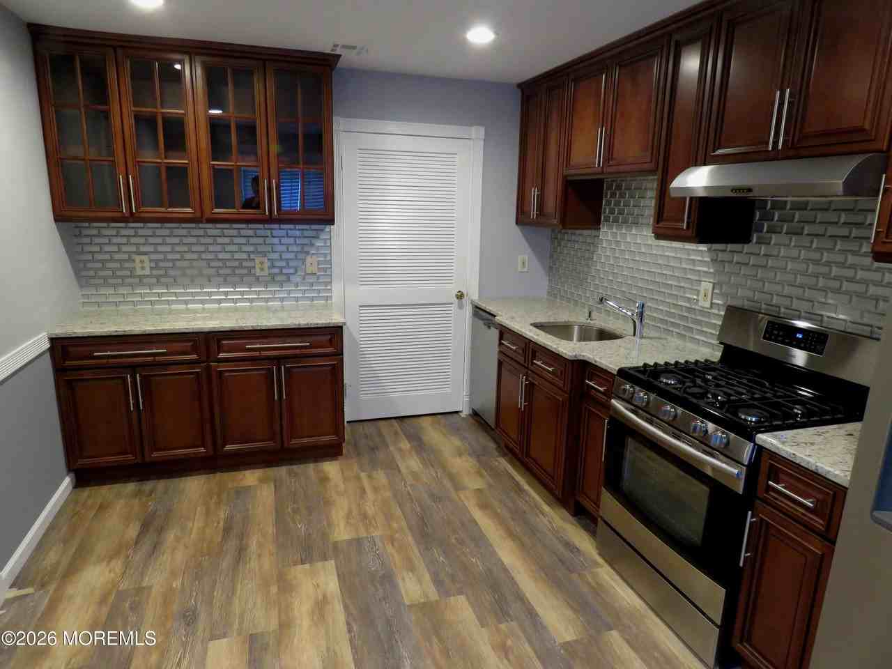 273 Plum Dr - Photo 7 of 34
