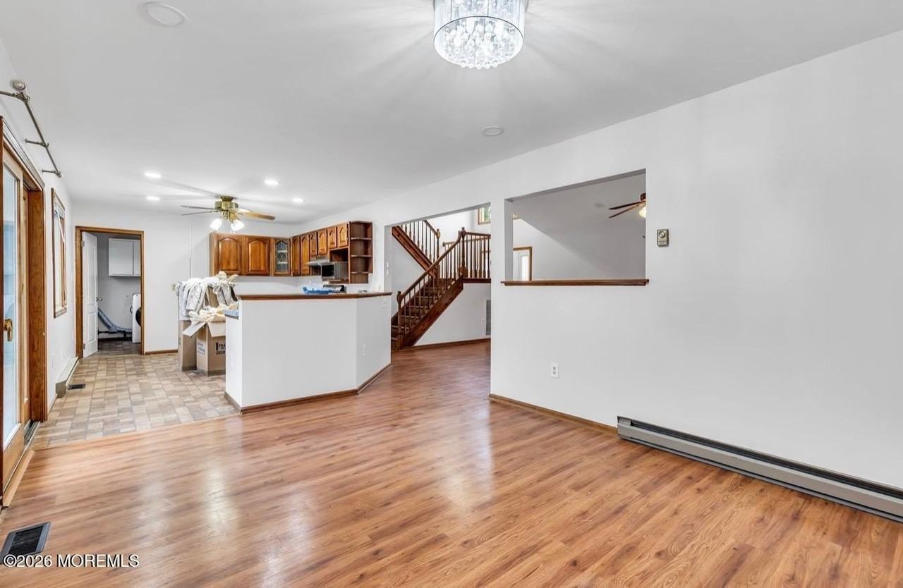 1112 Larchmont St - Photo 5 of 19