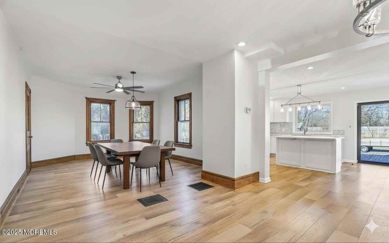 555 Cedar Ave - Photo 3 of 6