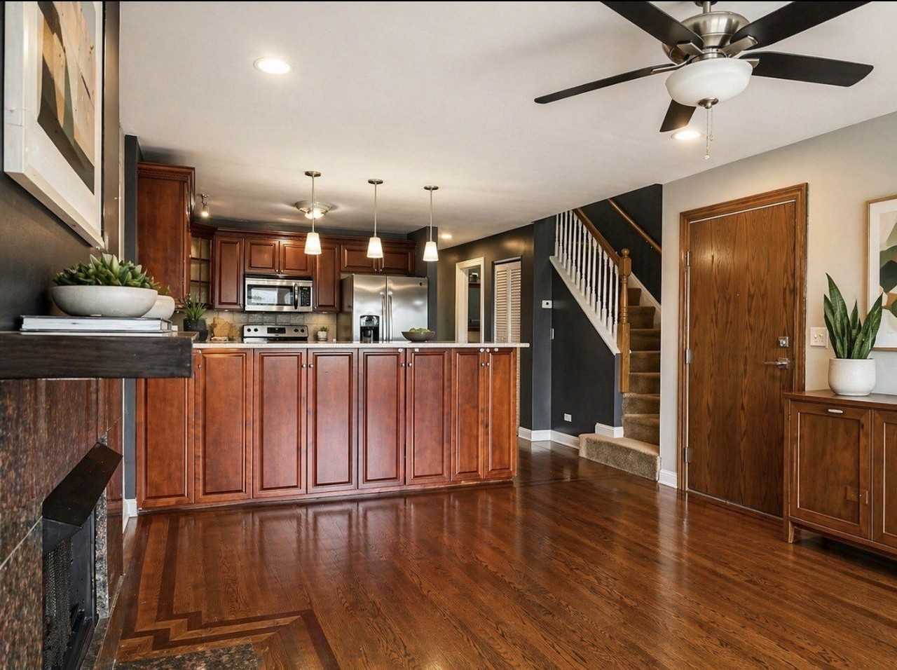 5658 W 63rd St #3W - Photo 5 of 8