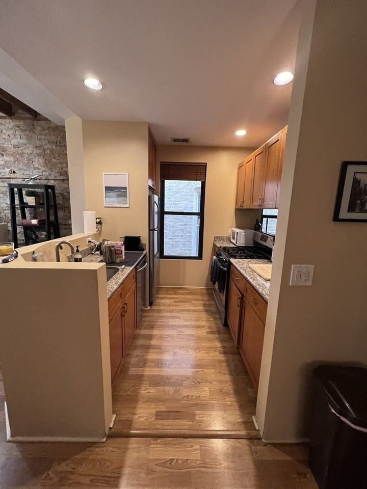 2129 W Le Moyne St #2F - Photo 6 of 16
