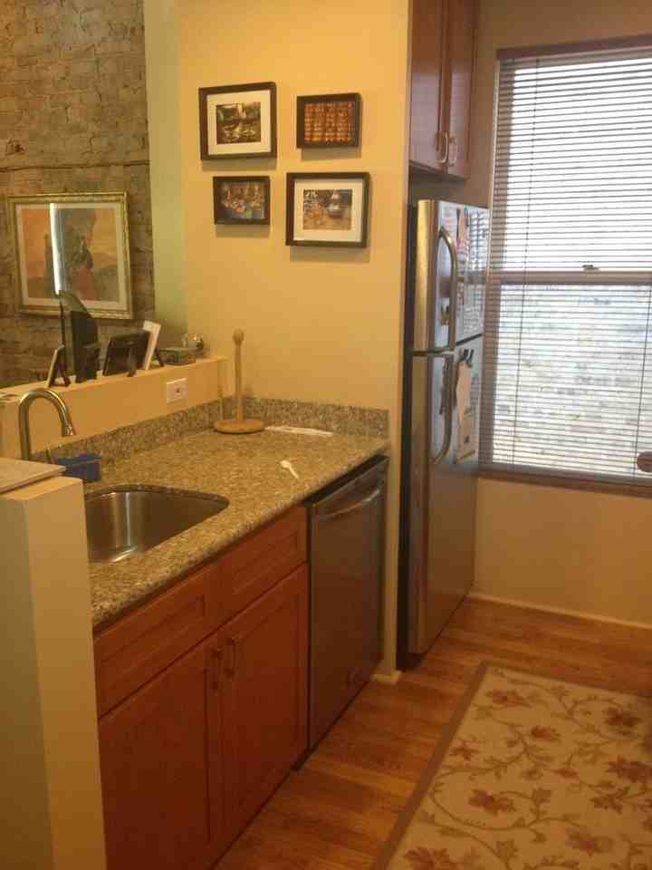 2129 W Le Moyne St #2F - Photo 7 of 16