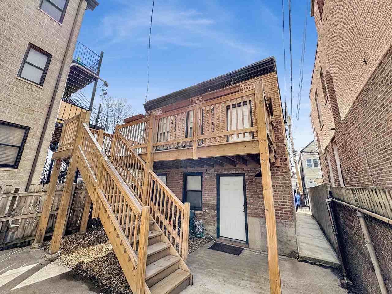 2735 W Potomac Ave #CH - Photo 2 of 26