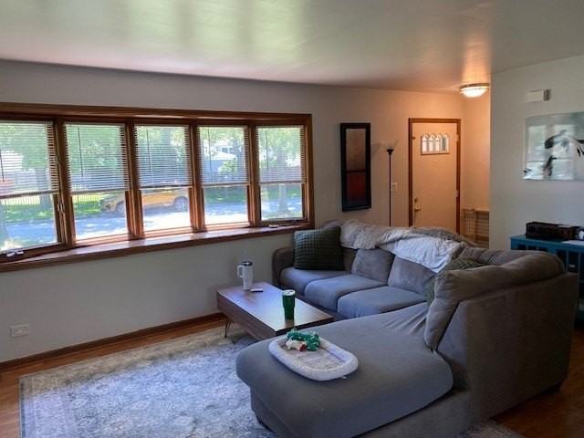 253 W Kimbell Ave - Photo 3 of 16