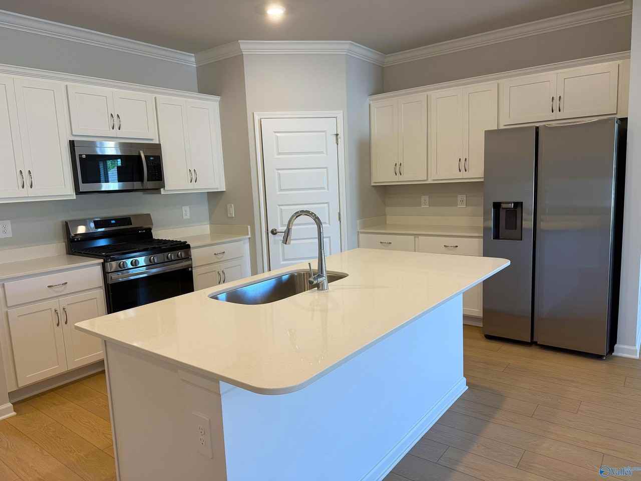 212 Cobbdale Park Dr - Photo 4 of 19