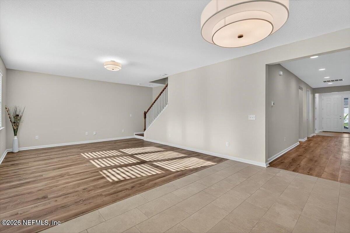 635 Sandstone Dr - Photo 6 of 35