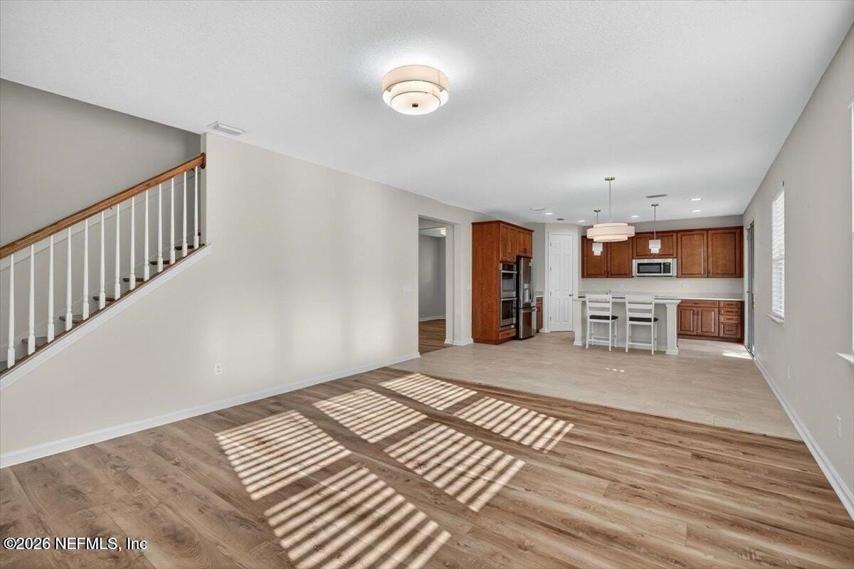 635 Sandstone Dr - Photo 7 of 35