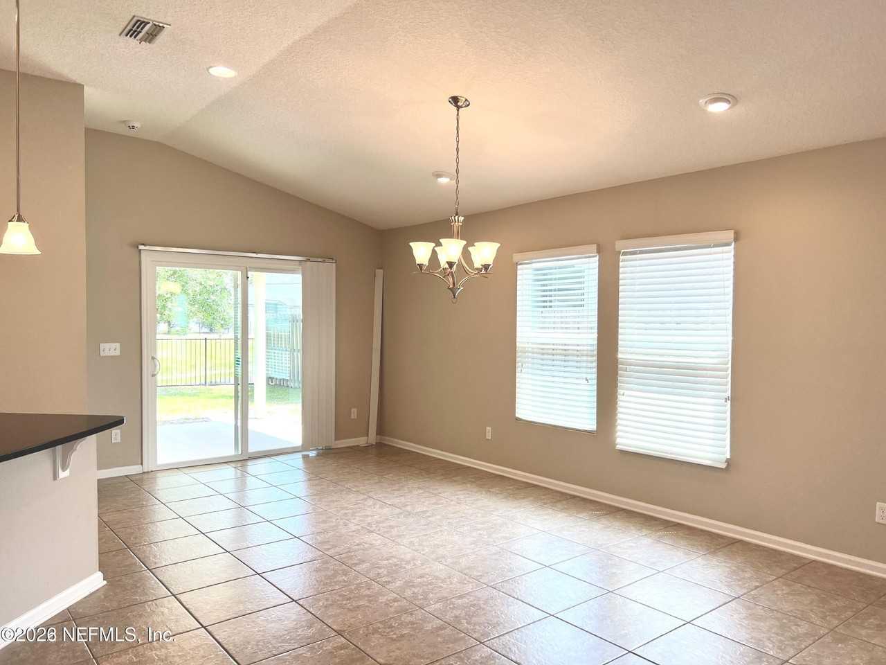 1009 Mayfair Creek Ct - Photo 3 of 18