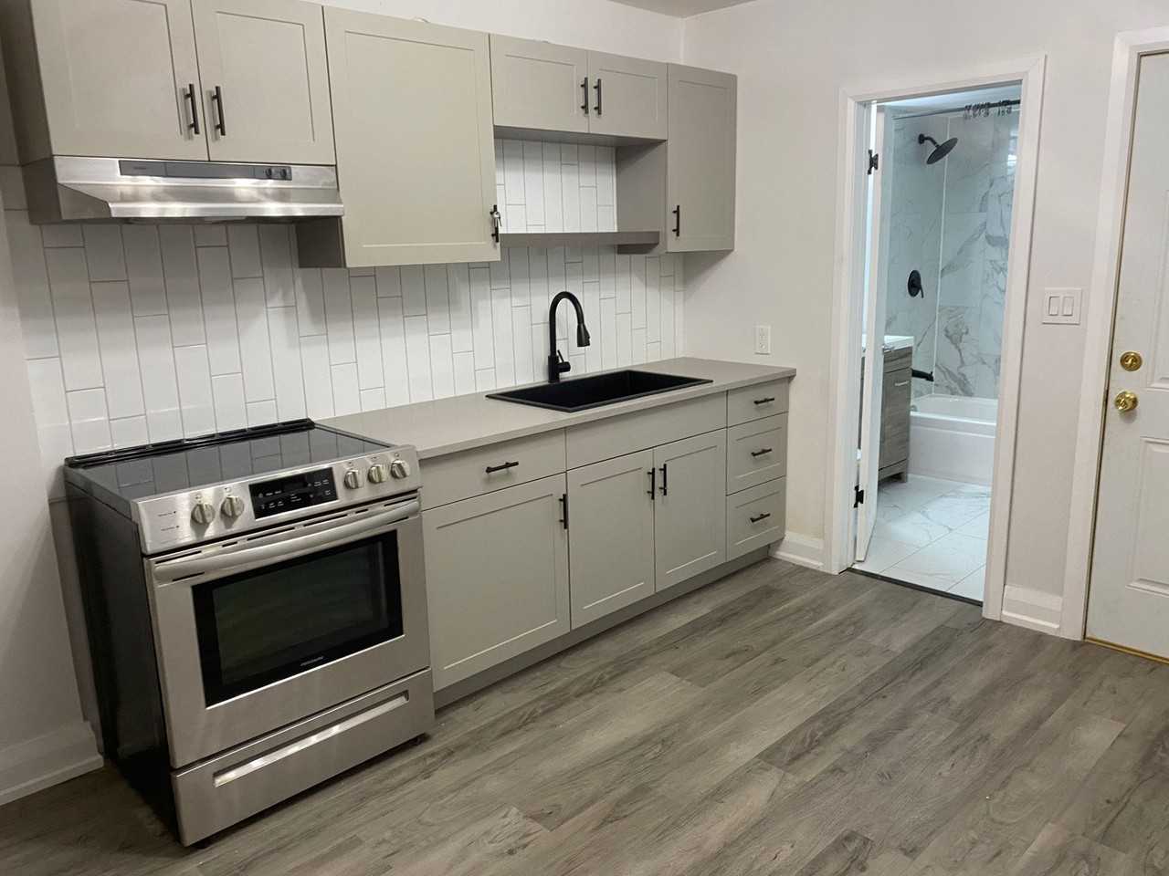 731 Saint Antoine Street - Photo 3 of 31