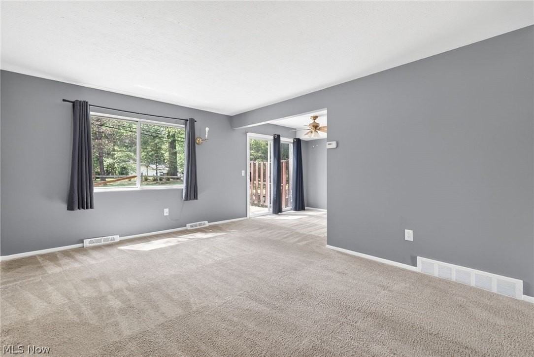 9582 Fernwood Dr - Photo 4 of 35