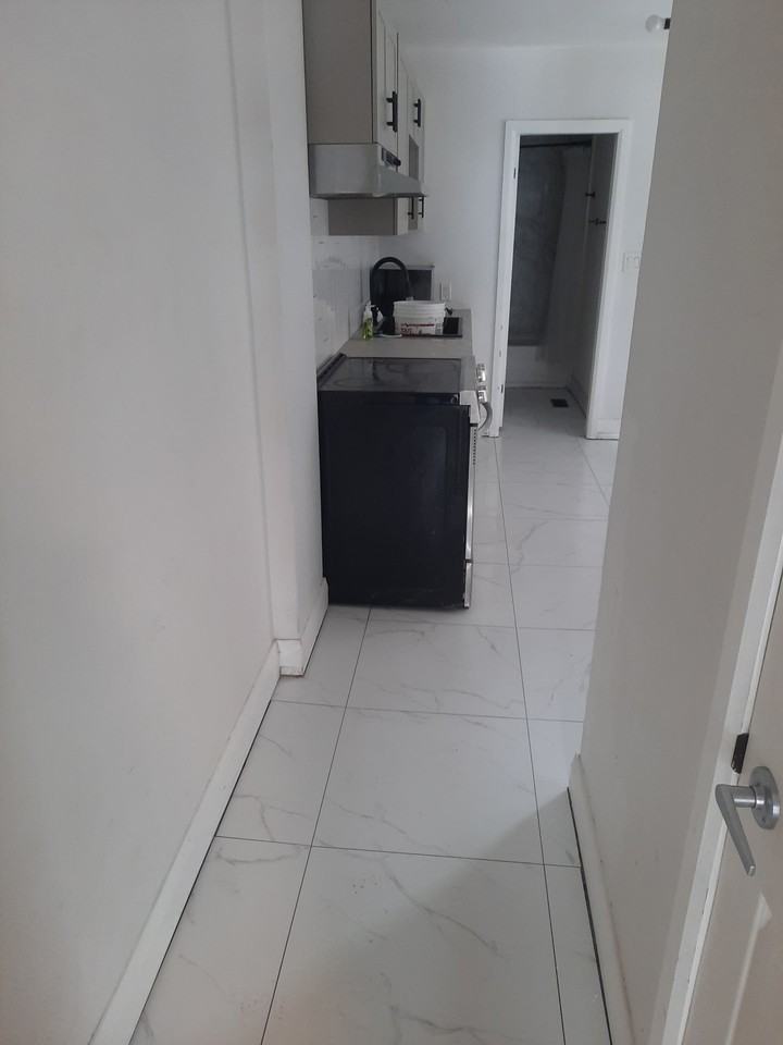 731 Saint Antoine Street - Photo 7 of 31