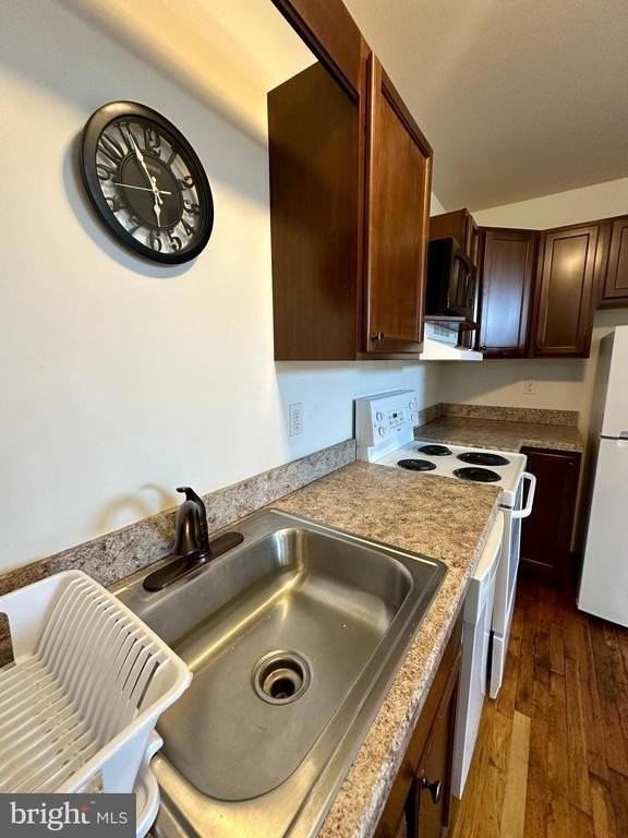 302 N Cameron St #202 - Photo 4 of 25