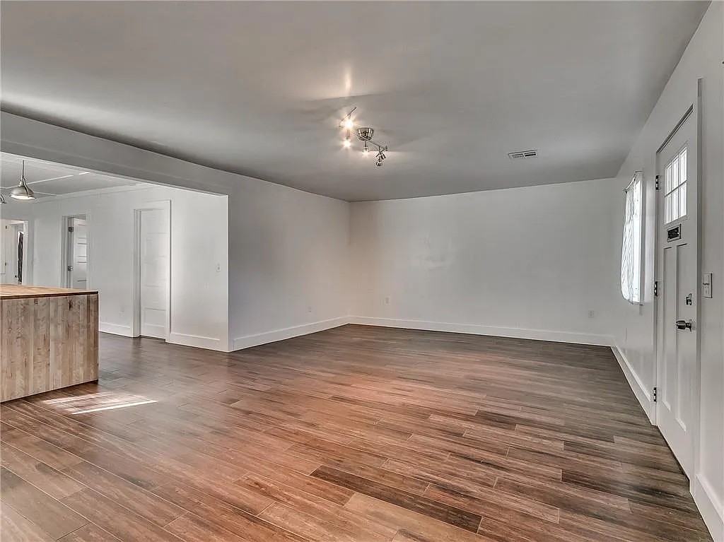 1820 Nw 37th St #1 - Photo 2 of 10