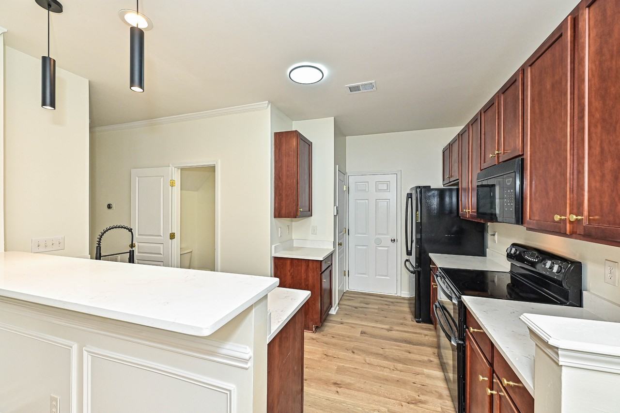 10208 Old Carolina Dr #1 - Photo 7 of 28
