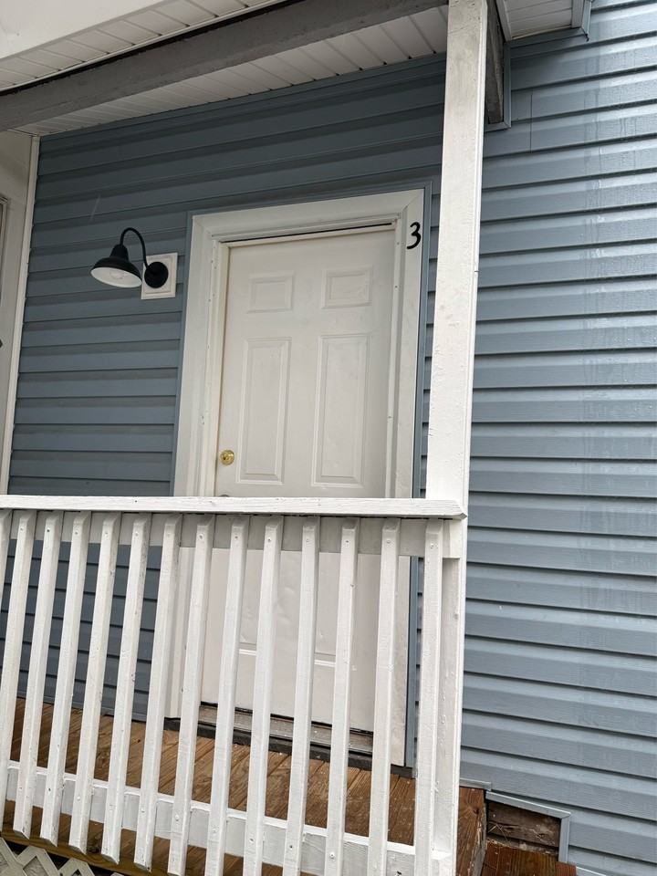 1020 jamison ave NE - 3 #3 - Photo 2 of 10