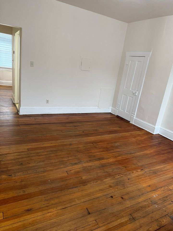 1020 jamison ave NE - 3 #3 - Photo 6 of 10