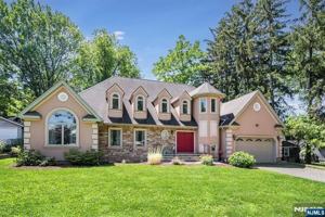 featured image of 16 Norwood Ave