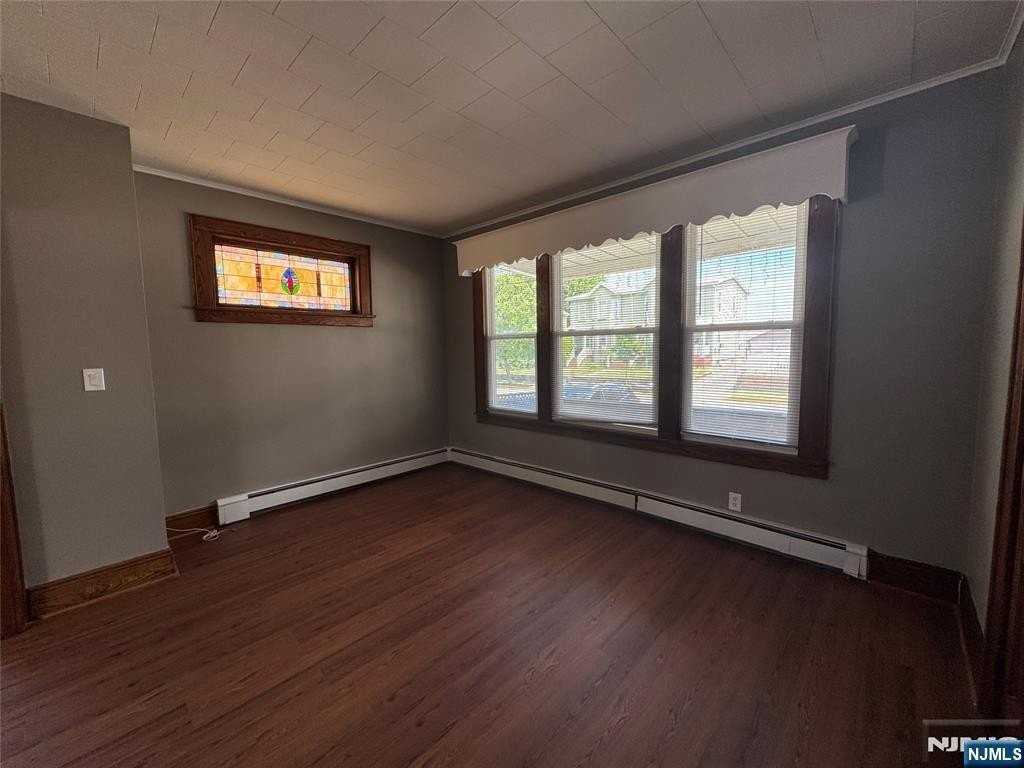 138 Carlton Ave - Photo 7 of 14