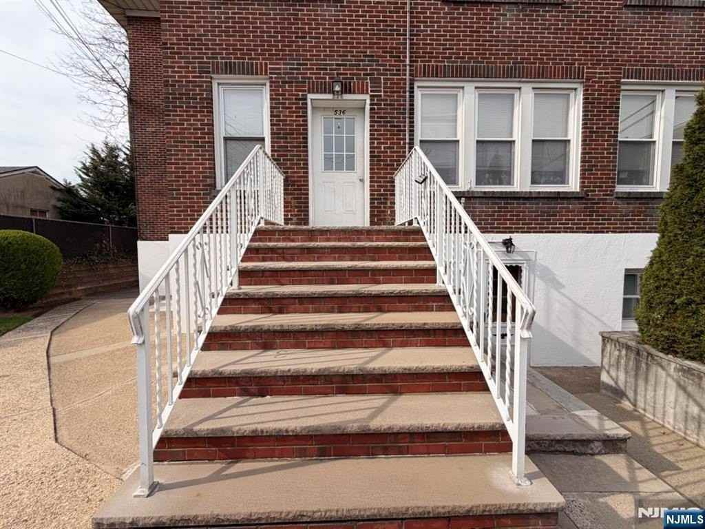 536 Lake Ave #4 - Photo 3 of 11