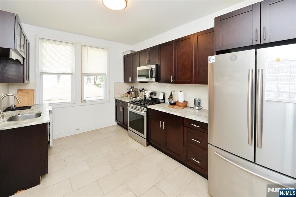 6 Glen St - Photo 5 of 13