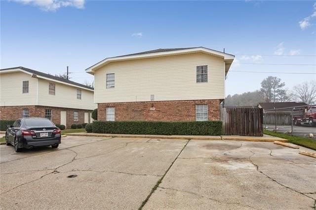 8897 Richmond Dr - Photo 3 of 18
