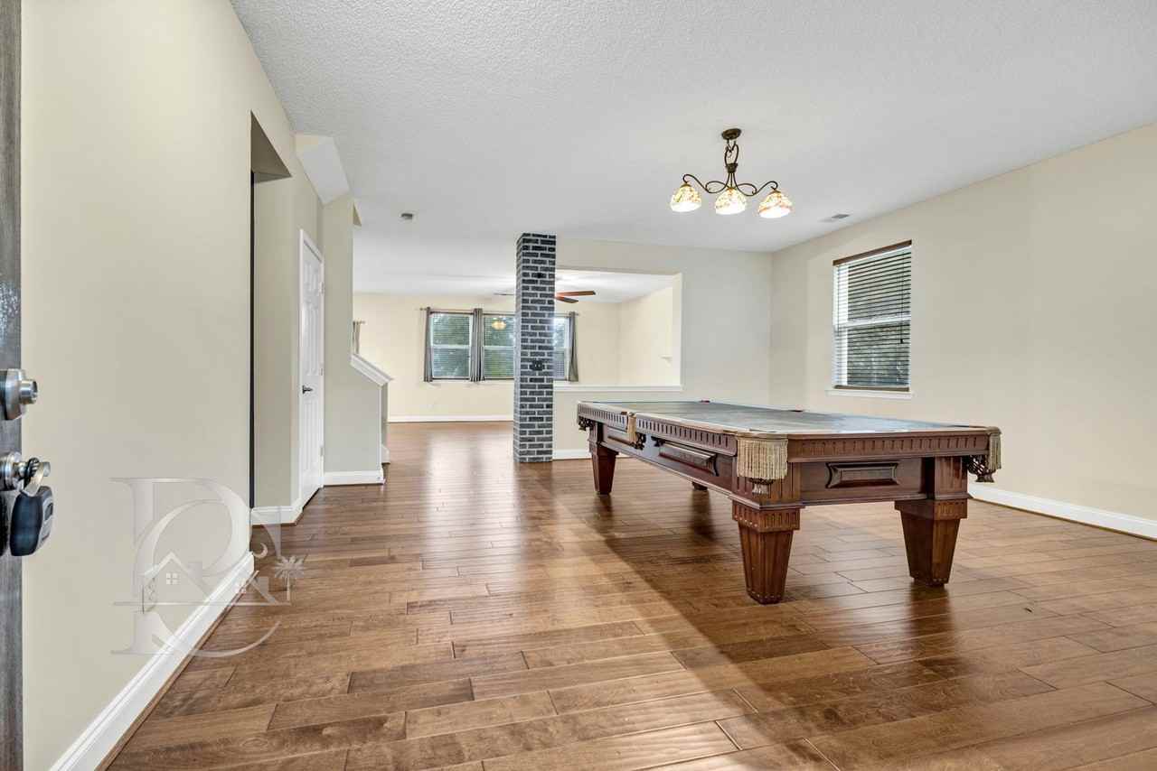105 Cranberry Ct - Photo 3 of 39