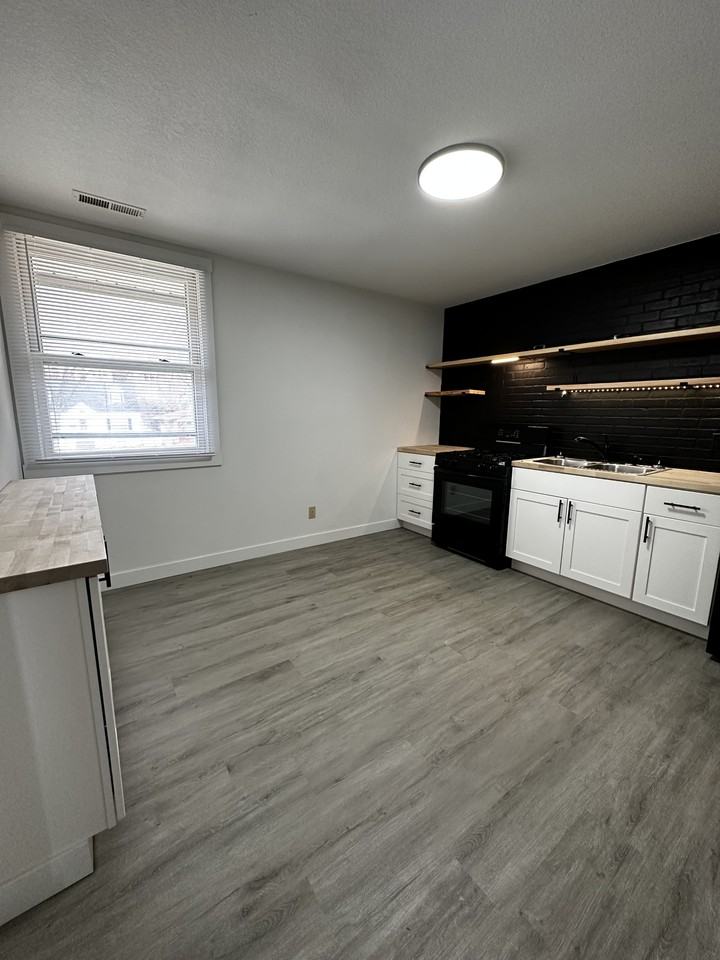 2060 Whittier St #5 - Photo 5 of 9