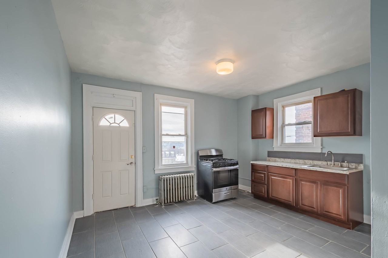 2118 Bedford Ave #2 - Photo 5 of 22