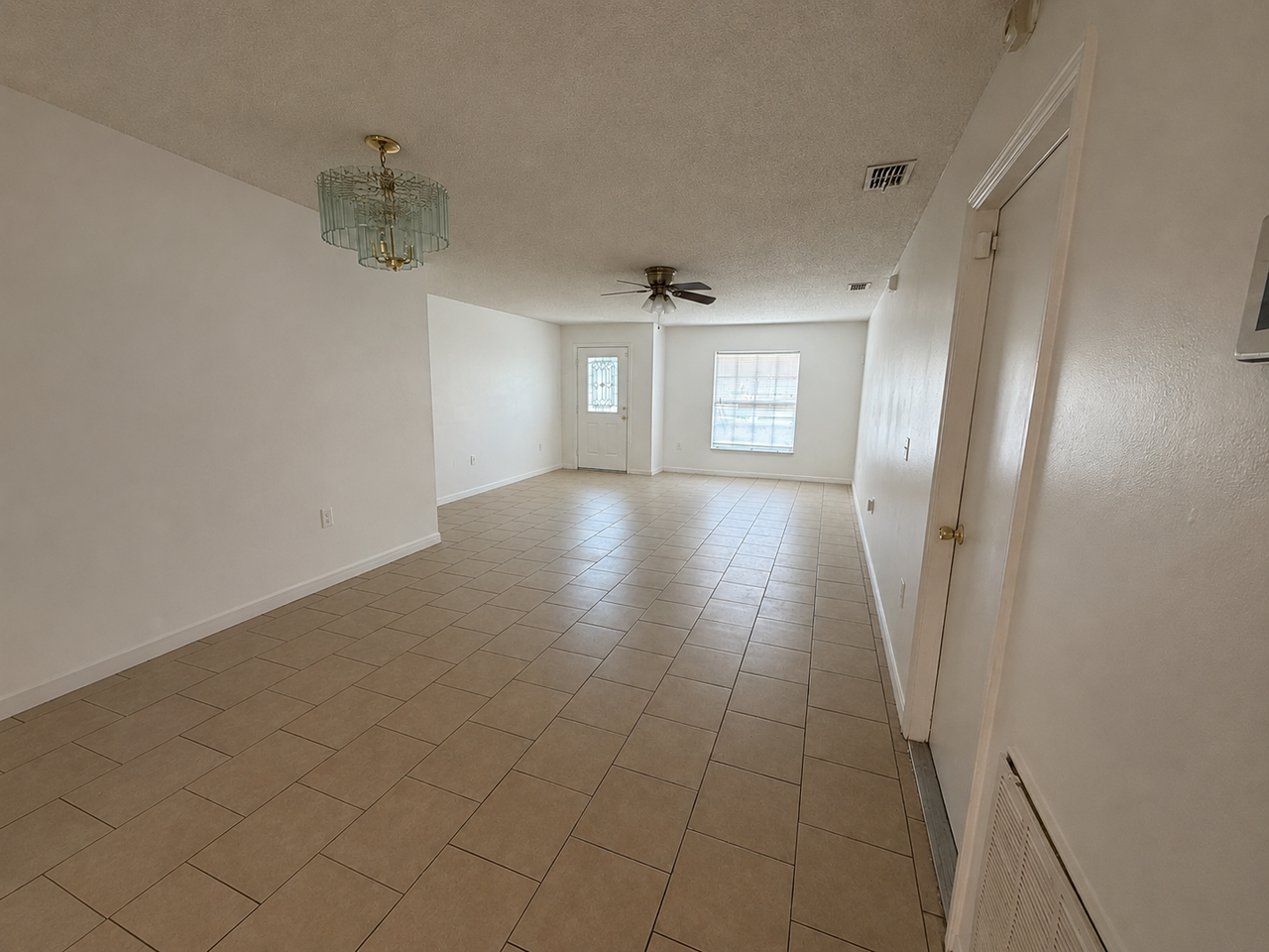 1304 E Ohio St - Photo 6 of 18