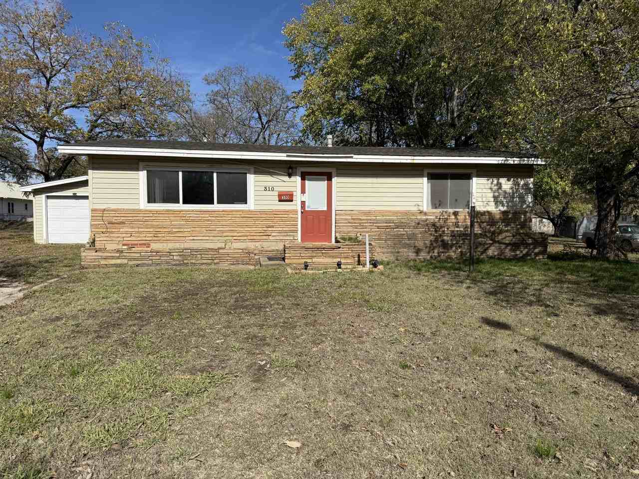 310 E 3rd St - Photo 2 of 7